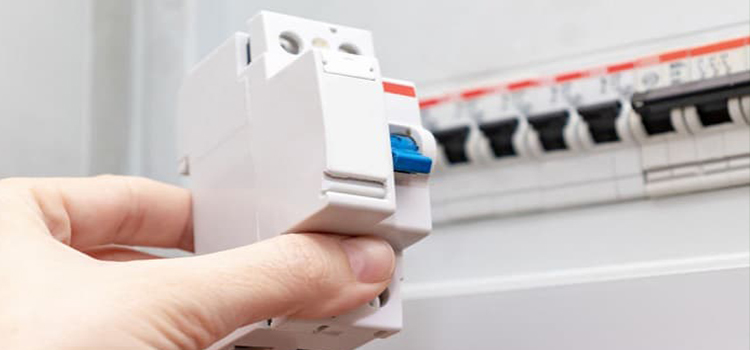 How to Change a Circuit Breaker From 15 to 20 Amp